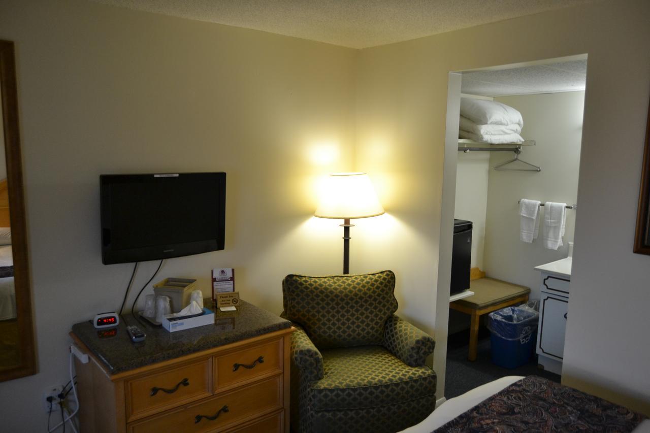 The Ship Motel Alexandria Bay Exterior photo
