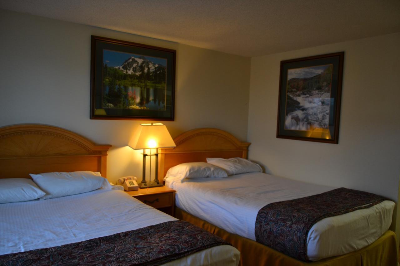 The Ship Motel Alexandria Bay Exterior photo