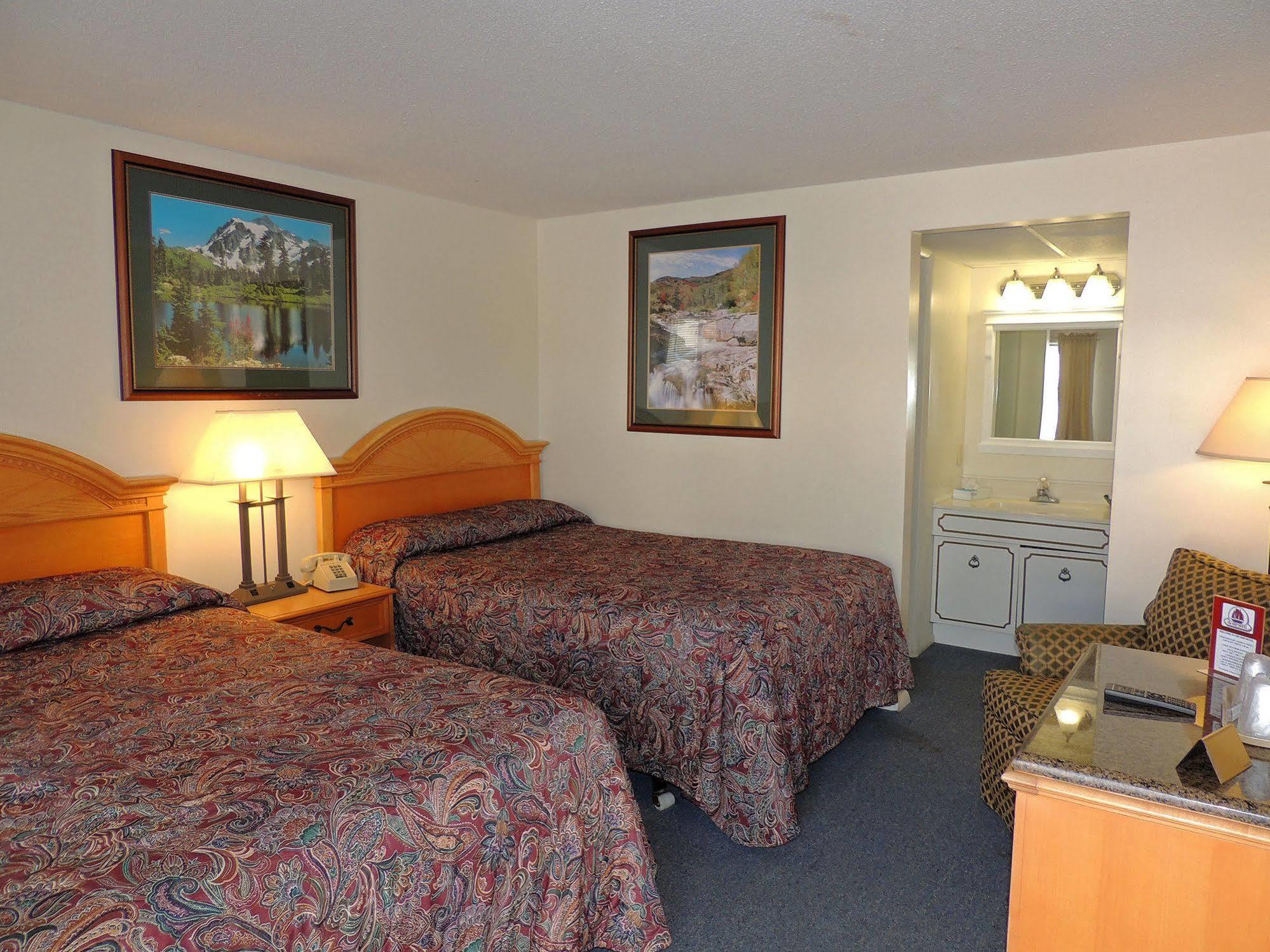 The Ship Motel Alexandria Bay Exterior photo