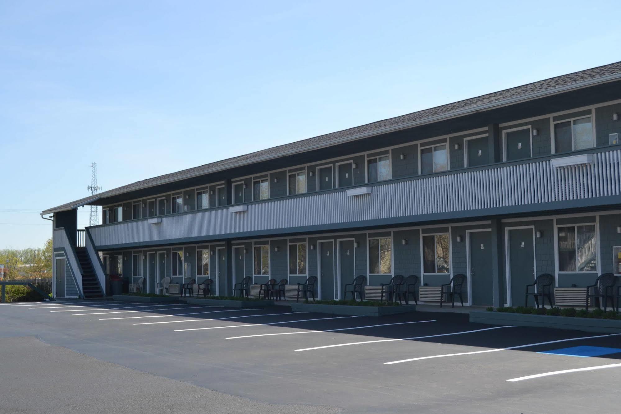 The Ship Motel Alexandria Bay Exterior photo