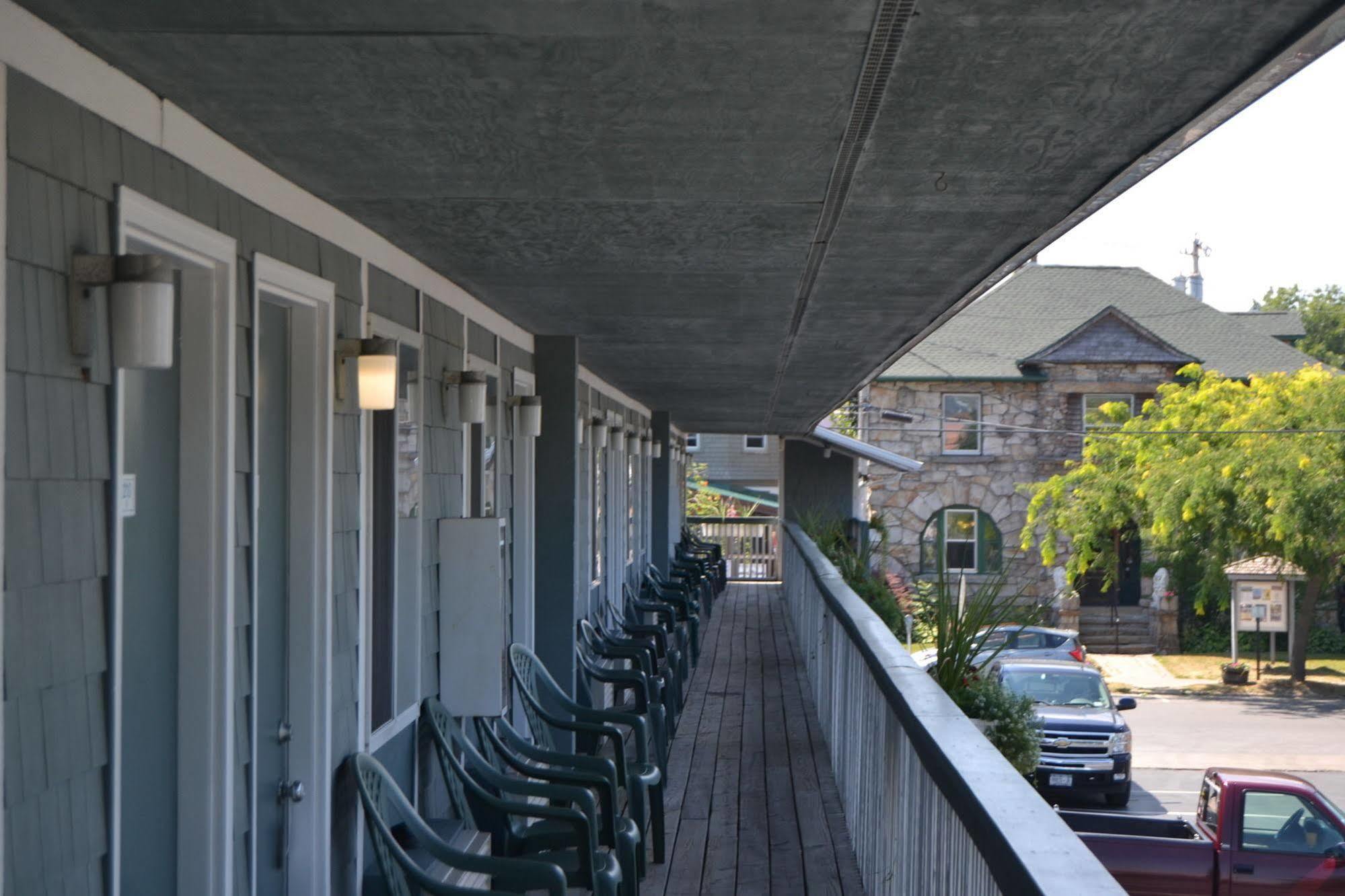 The Ship Motel Alexandria Bay Exterior photo