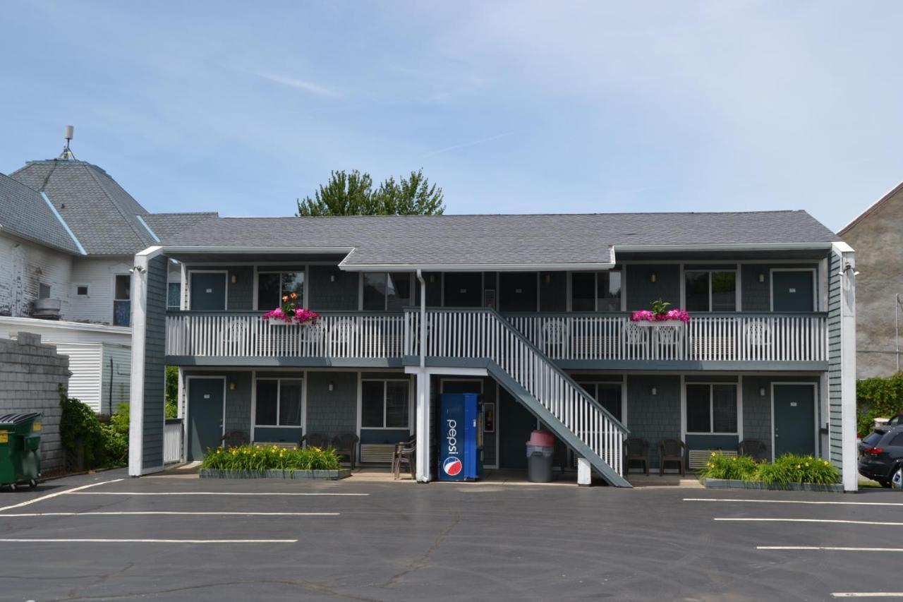 The Ship Motel Alexandria Bay Exterior photo